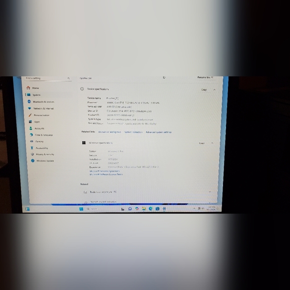 Windows 11 Pro Dell Desktop - Picture 3 of 5